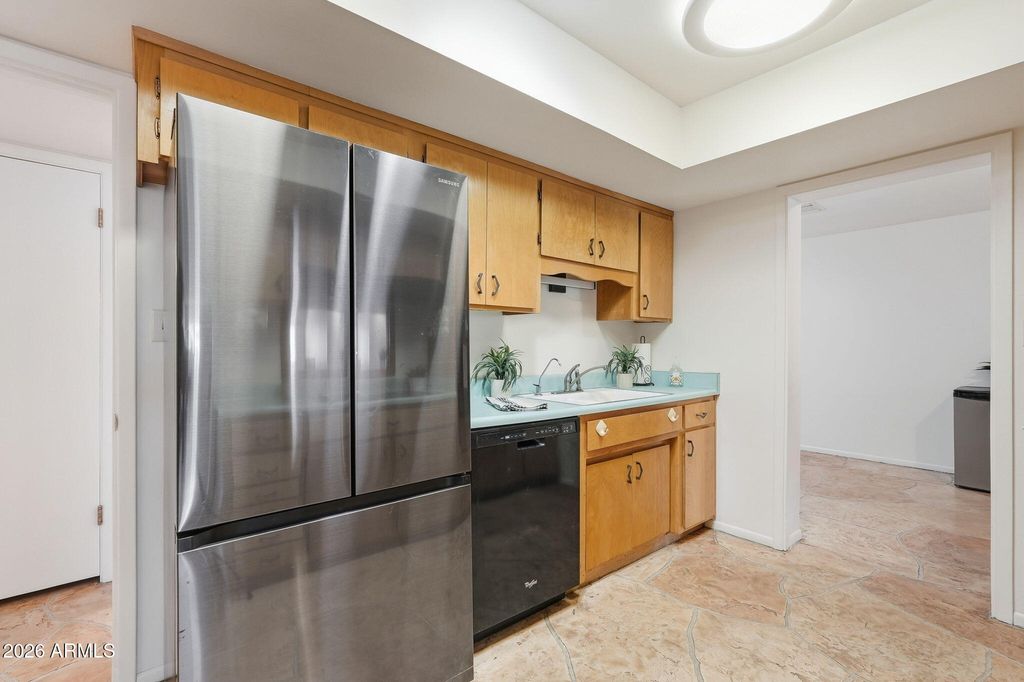 Image 11 of property listing at 1014 E BALBOA Circle, Tempe, AZ 85282