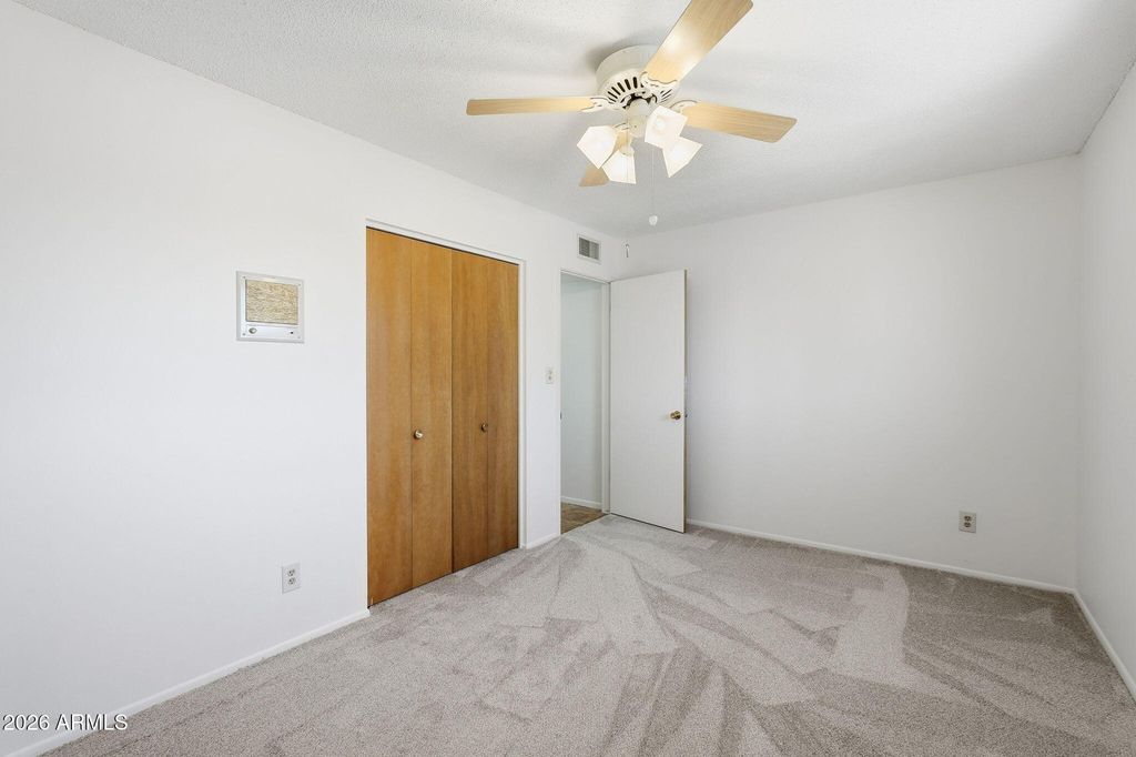 Image 20 of property listing at 1014 E BALBOA Circle, Tempe, AZ 85282