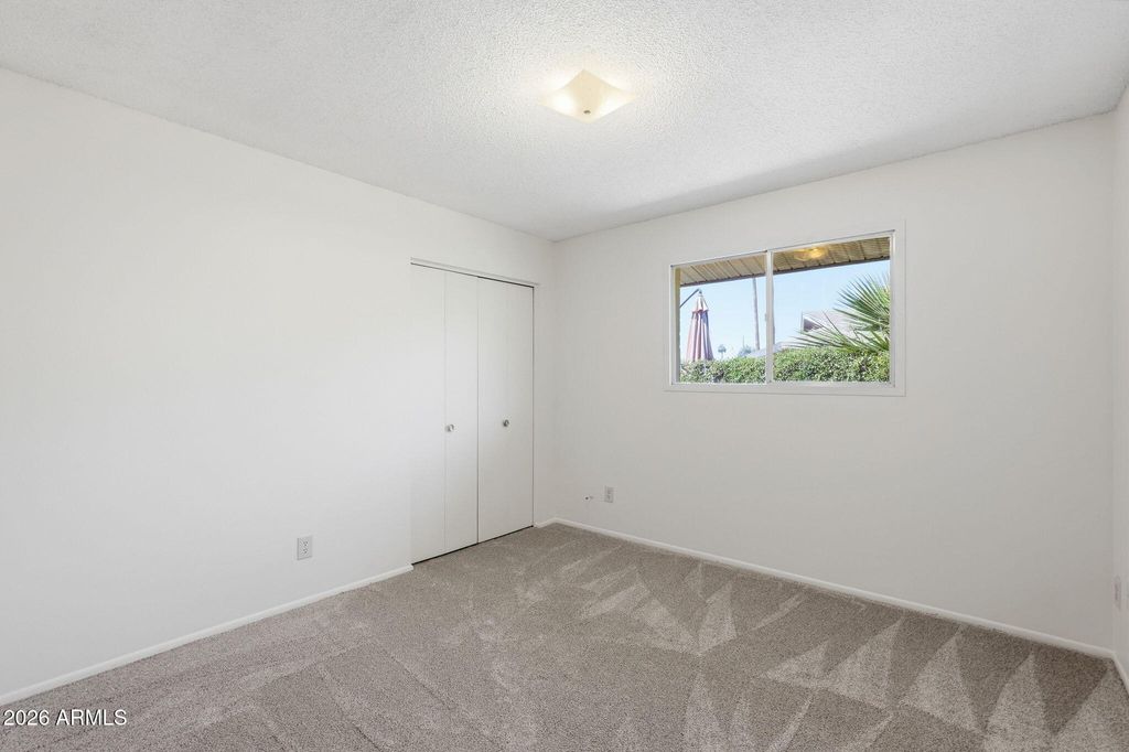 Image 21 of property listing at 1014 E BALBOA Circle, Tempe, AZ 85282