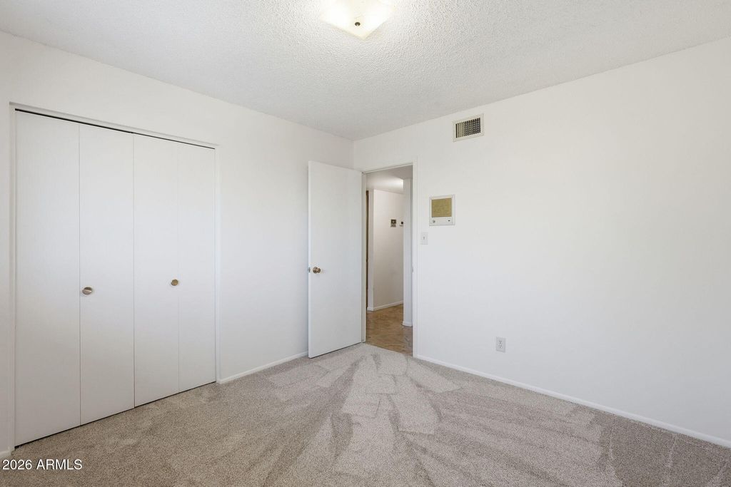 Image 22 of property listing at 1014 E BALBOA Circle, Tempe, AZ 85282