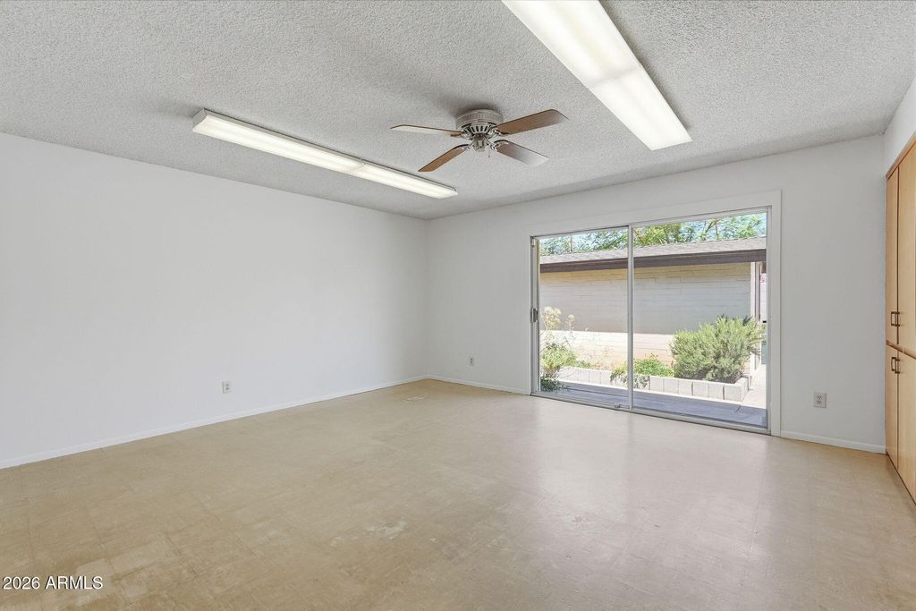 Image 24 of property listing at 1014 E BALBOA Circle, Tempe, AZ 85282