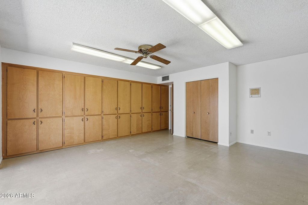 Image 26 of property listing at 1014 E BALBOA Circle, Tempe, AZ 85282