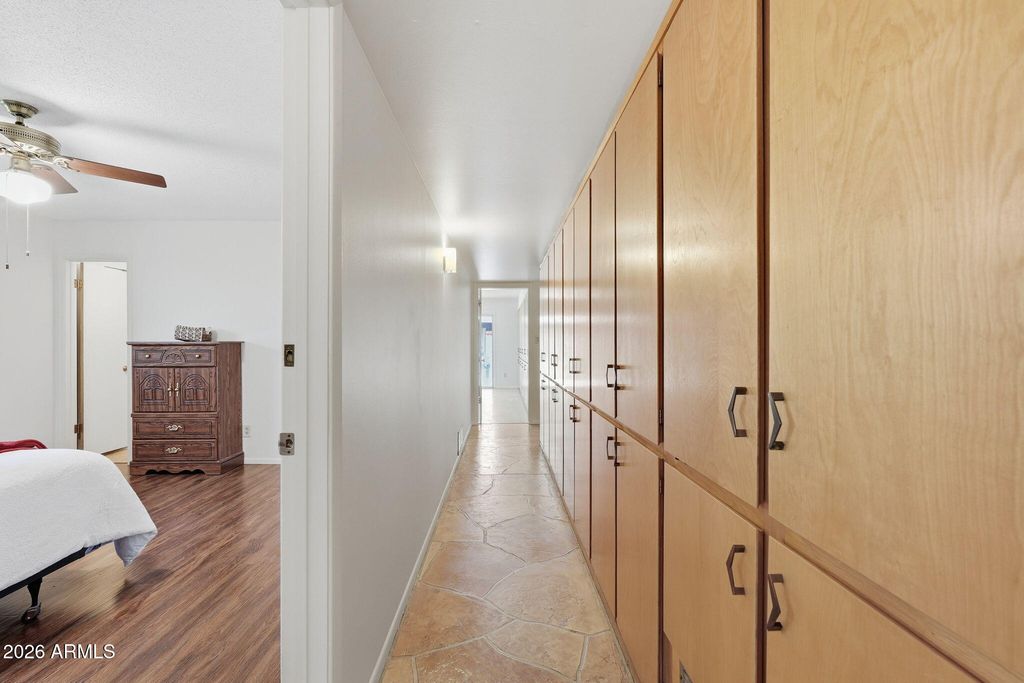 Image 27 of property listing at 1014 E BALBOA Circle, Tempe, AZ 85282