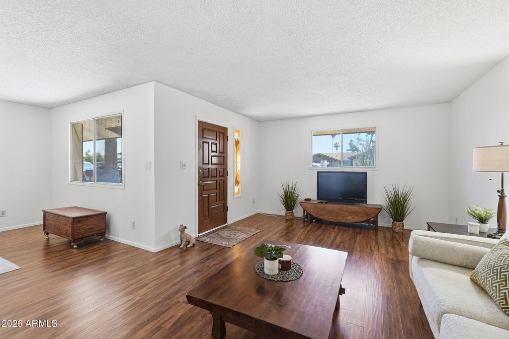 Image 39 of property listing at 1014 E BALBOA Circle, Tempe, AZ 85282