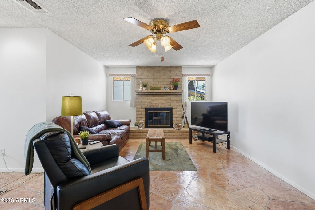 Image 40 of property listing at 1014 E BALBOA Circle, Tempe, AZ 85282