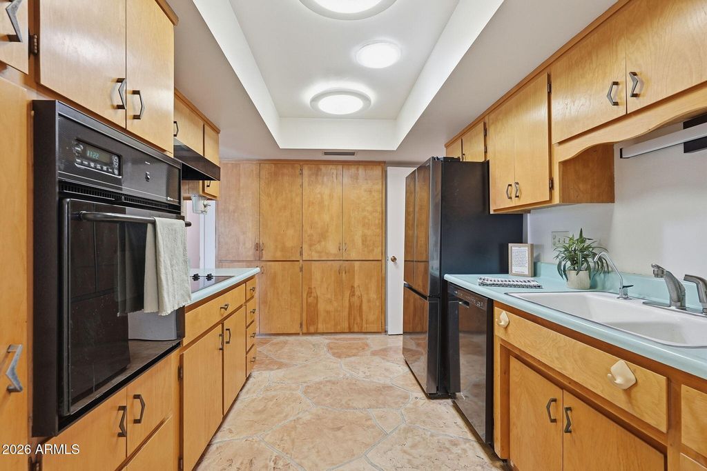 Image 41 of property listing at 1014 E BALBOA Circle, Tempe, AZ 85282