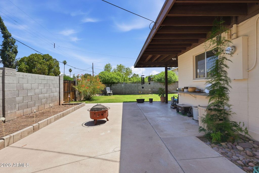 Image 48 of property listing at 1014 E BALBOA Circle, Tempe, AZ 85282