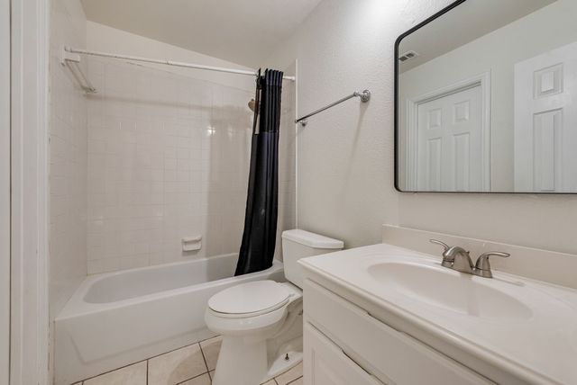 515 Suffolk Drive, Grand Prairie, TX 75052