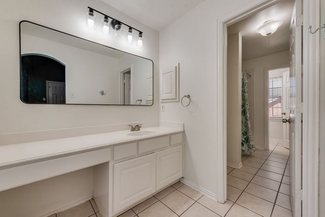 515 Suffolk Drive, Grand Prairie, TX 75052