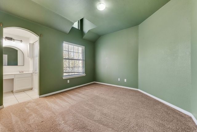 515 Suffolk Drive, Grand Prairie, TX 75052