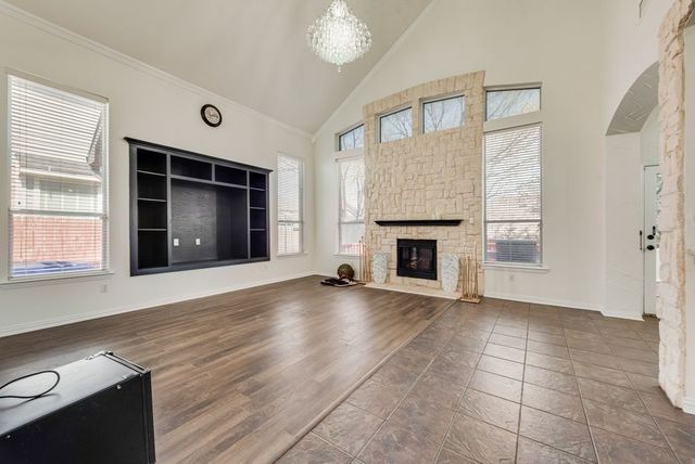 515 Suffolk Drive, Grand Prairie, TX 75052