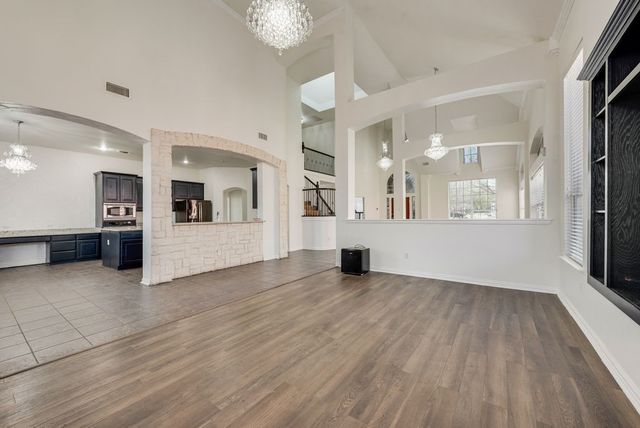 515 Suffolk Drive, Grand Prairie, TX 75052