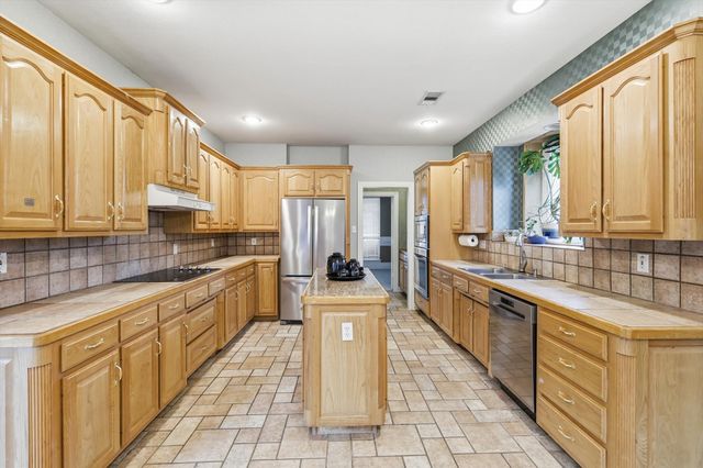 3324 Lexington Avenue, Grapevine, TX 76051