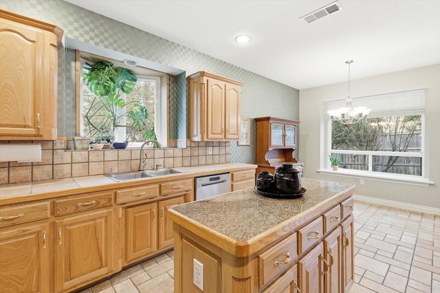 3324 Lexington Avenue, Grapevine, TX 76051