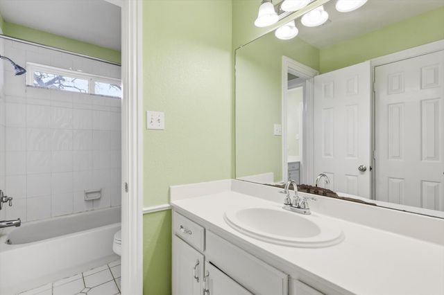 3324 Lexington Avenue, Grapevine, TX 76051