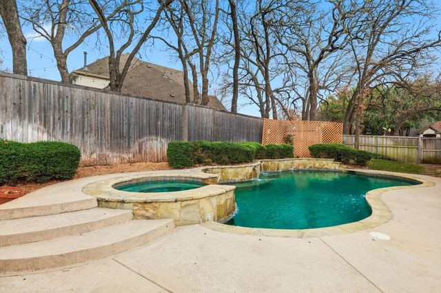 3324 Lexington Avenue, Grapevine, TX 76051