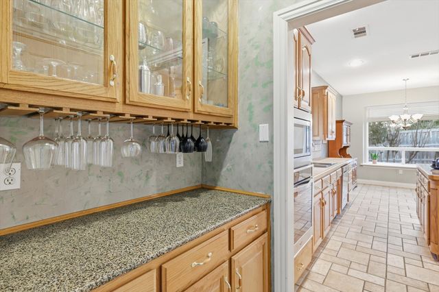 3324 Lexington Avenue, Grapevine, TX 76051