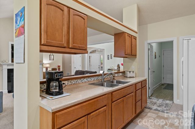 112 Chestnut Lane, Hendersonville, NC 28792