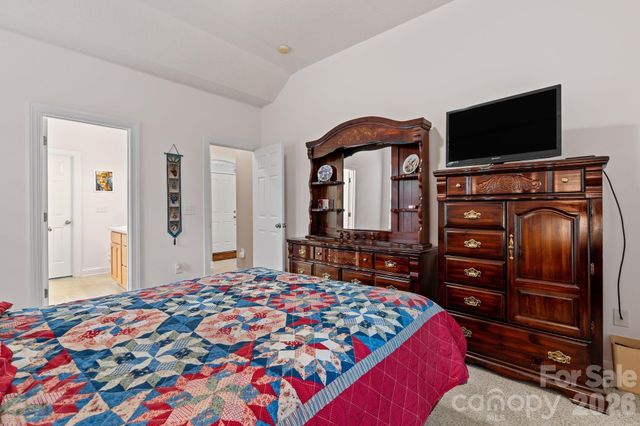112 Chestnut Lane, Hendersonville, NC 28792
