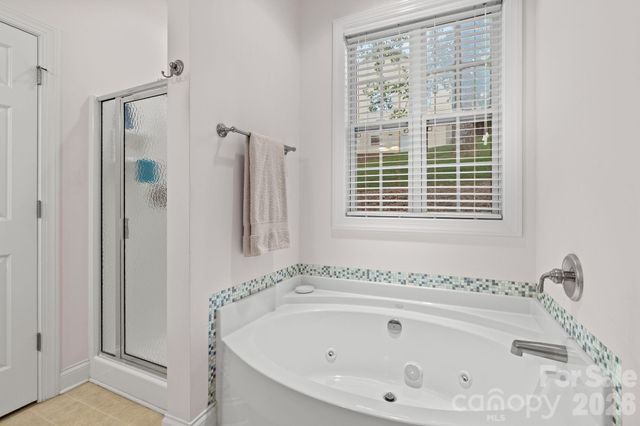 112 Chestnut Lane, Hendersonville, NC 28792