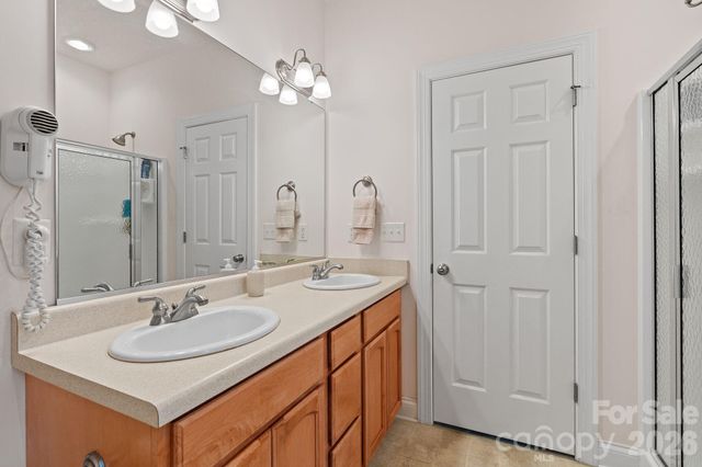 112 Chestnut Lane, Hendersonville, NC 28792