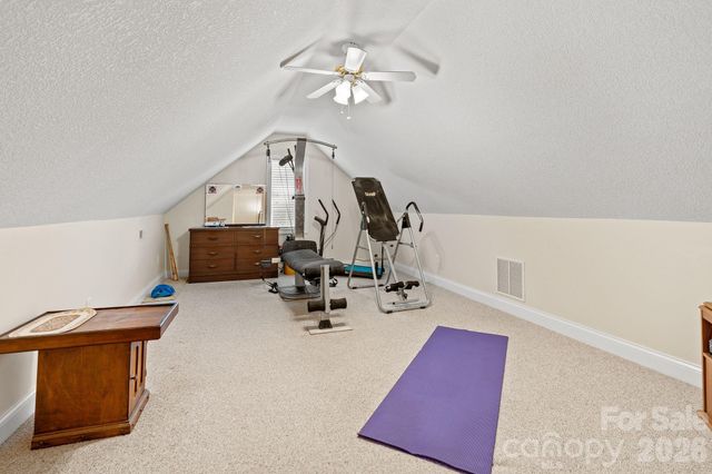 112 Chestnut Lane, Hendersonville, NC 28792
