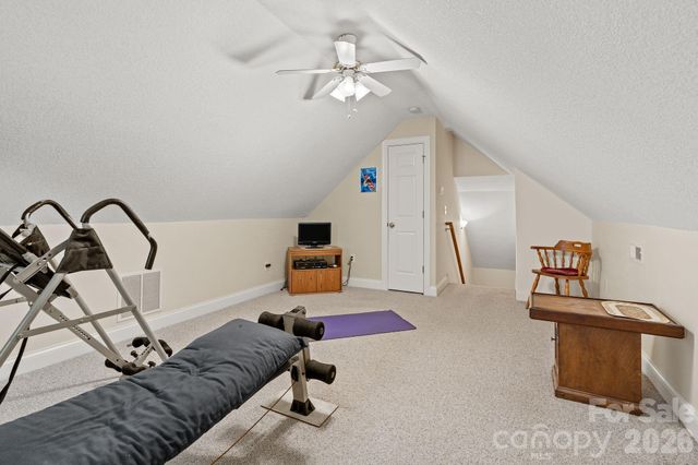 112 Chestnut Lane, Hendersonville, NC 28792