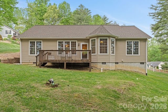 112 Chestnut Lane, Hendersonville, NC 28792