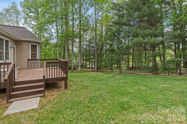 112 Chestnut Lane, Hendersonville, NC 28792