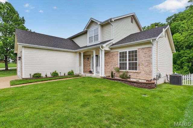 426 Buckhurst Drive, Ballwin, MO 63021
