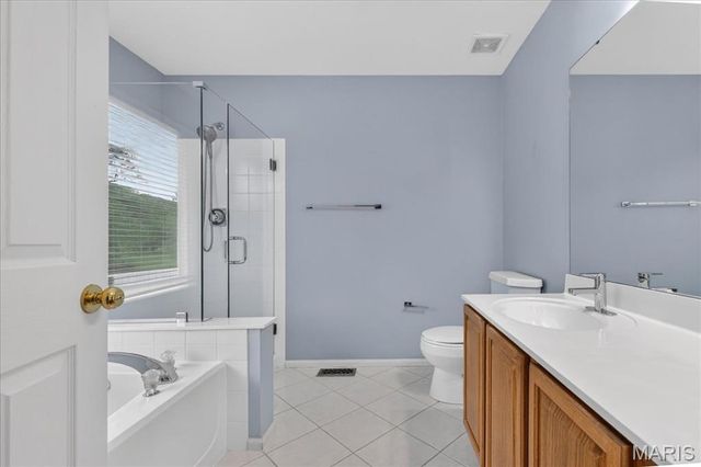 426 Buckhurst Drive, Ballwin, MO 63021