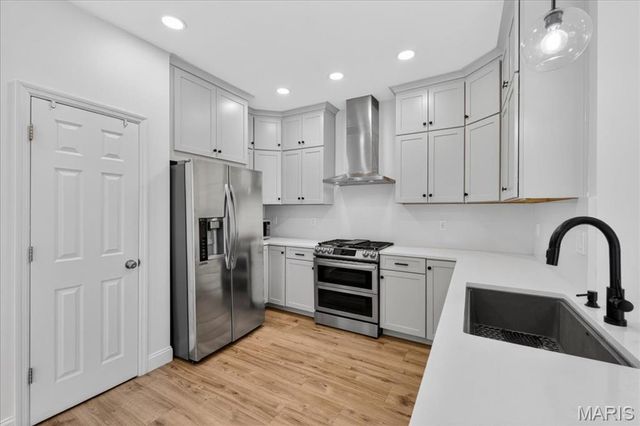426 Buckhurst Drive, Ballwin, MO 63021