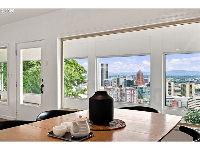 2604 Sw BUCKINGHAM Ave, Portland, OR 97201