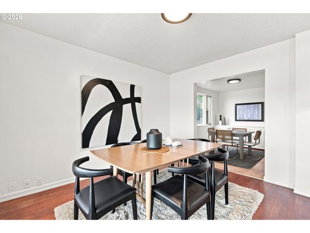 2604 Sw BUCKINGHAM Ave, Portland, OR 97201