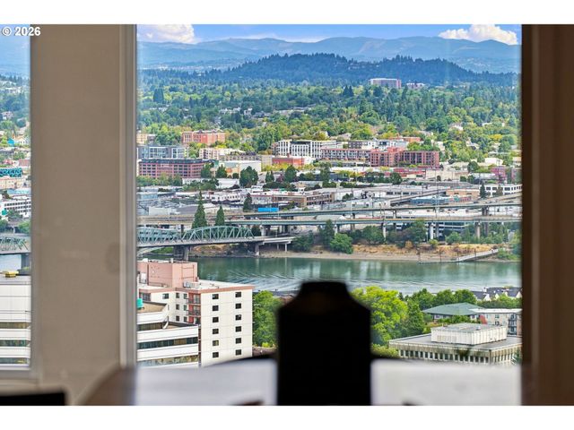 2604 Sw BUCKINGHAM Ave, Portland, OR 97201