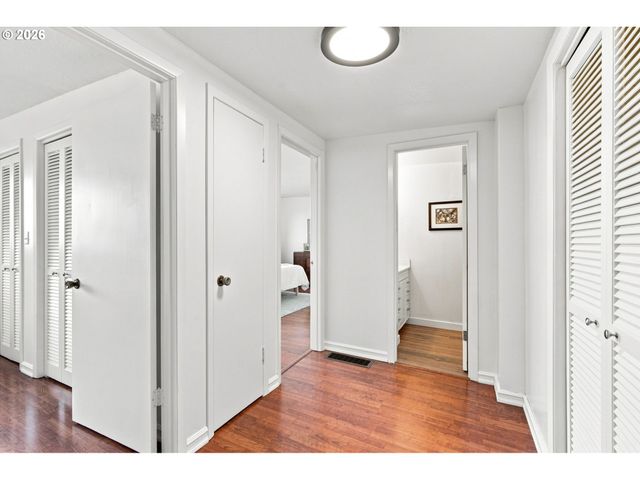 2604 Sw BUCKINGHAM Ave, Portland, OR 97201