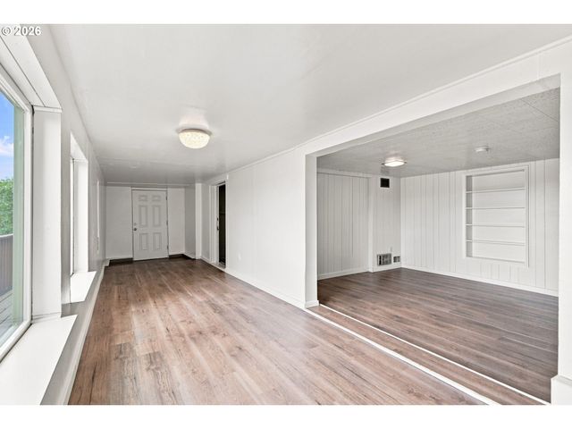 2604 Sw BUCKINGHAM Ave, Portland, OR 97201