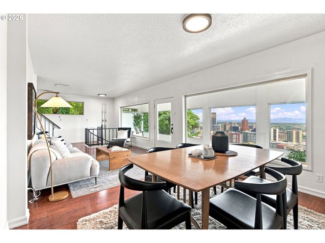 2604 Sw BUCKINGHAM Ave, Portland, OR 97201