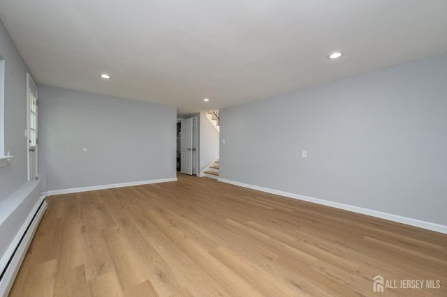56 Drake Place, Colonia, NJ 07067