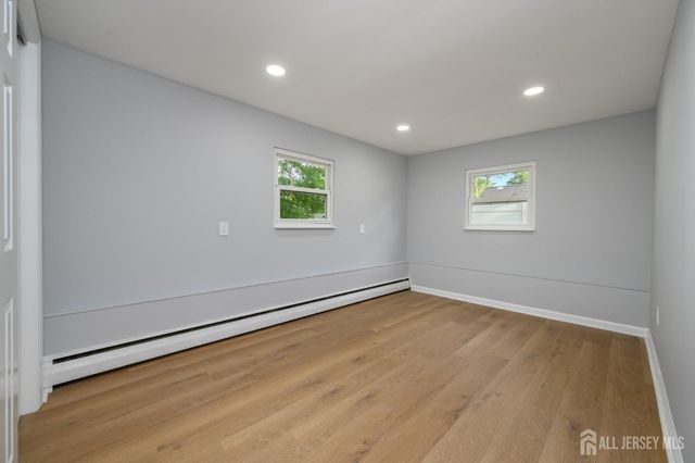 56 Drake Place, Colonia, NJ 07067