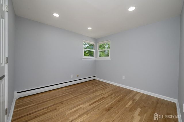 56 Drake Place, Colonia, NJ 07067