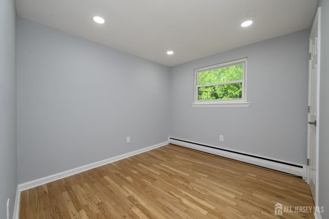 56 Drake Place, Colonia, NJ 07067