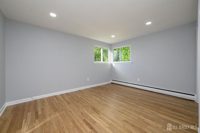 56 Drake Place, Colonia, NJ 07067