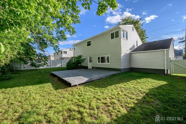 56 Drake Place, Colonia, NJ 07067