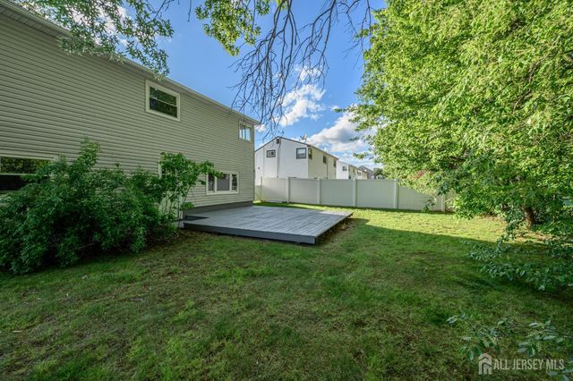 56 Drake Place, Colonia, NJ 07067