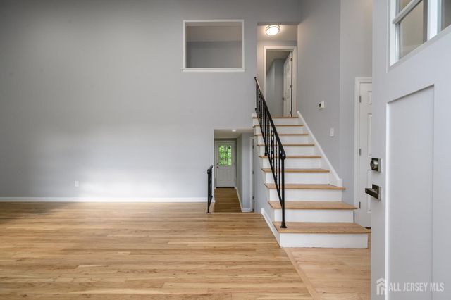 56 Drake Place, Colonia, NJ 07067