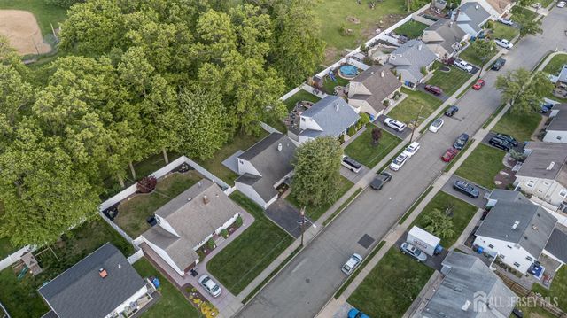56 Drake Place, Colonia, NJ 07067