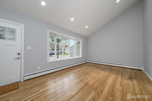 56 Drake Place, Colonia, NJ 07067