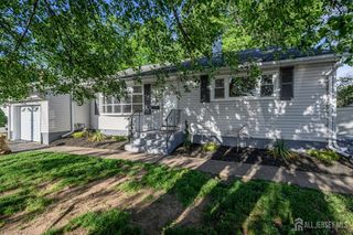 56 Drake Place, Colonia, NJ 07067