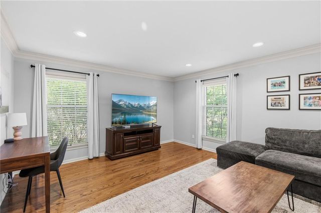 8740 Ensley Lane, Leawood, KS 66206